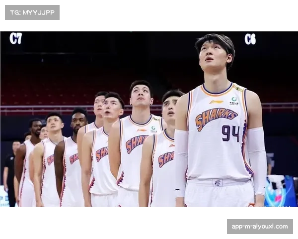 上海男篮20分优势大胜浙江 赛季表现渐入佳境